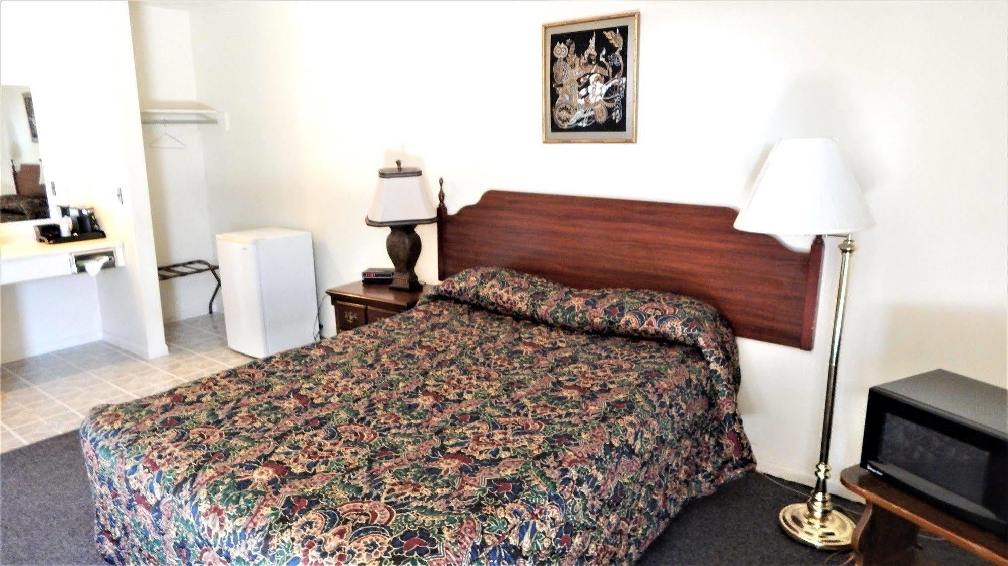Dry Ridge Motor Inn エクステリア 写真