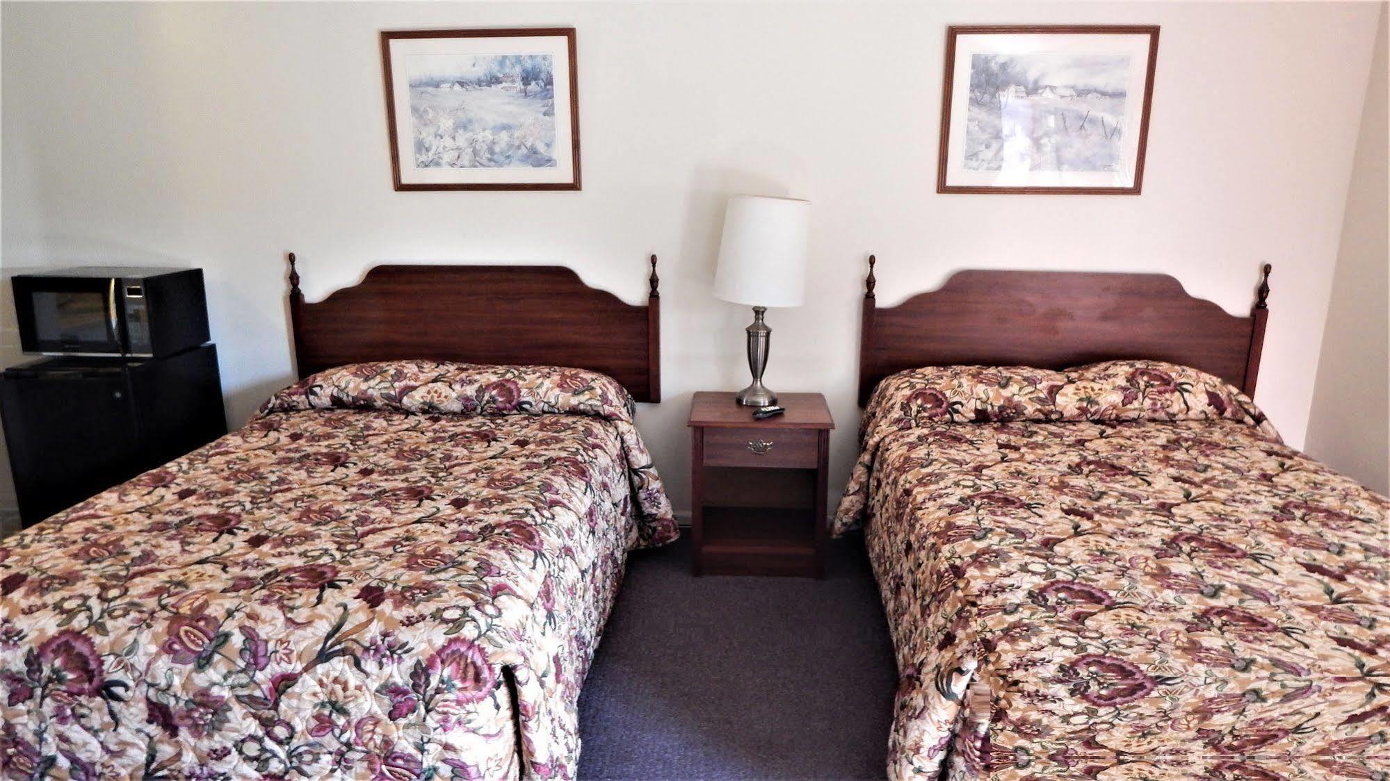 Dry Ridge Motor Inn エクステリア 写真